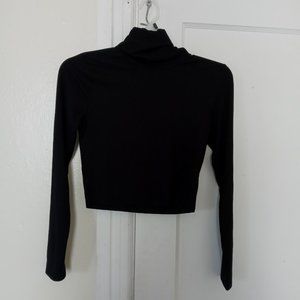 Light shorty top by Akira